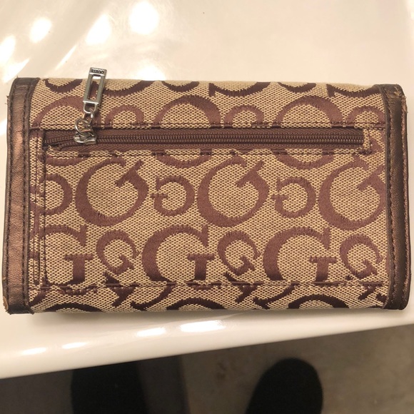Guess Wallet - Picture 3 of 3